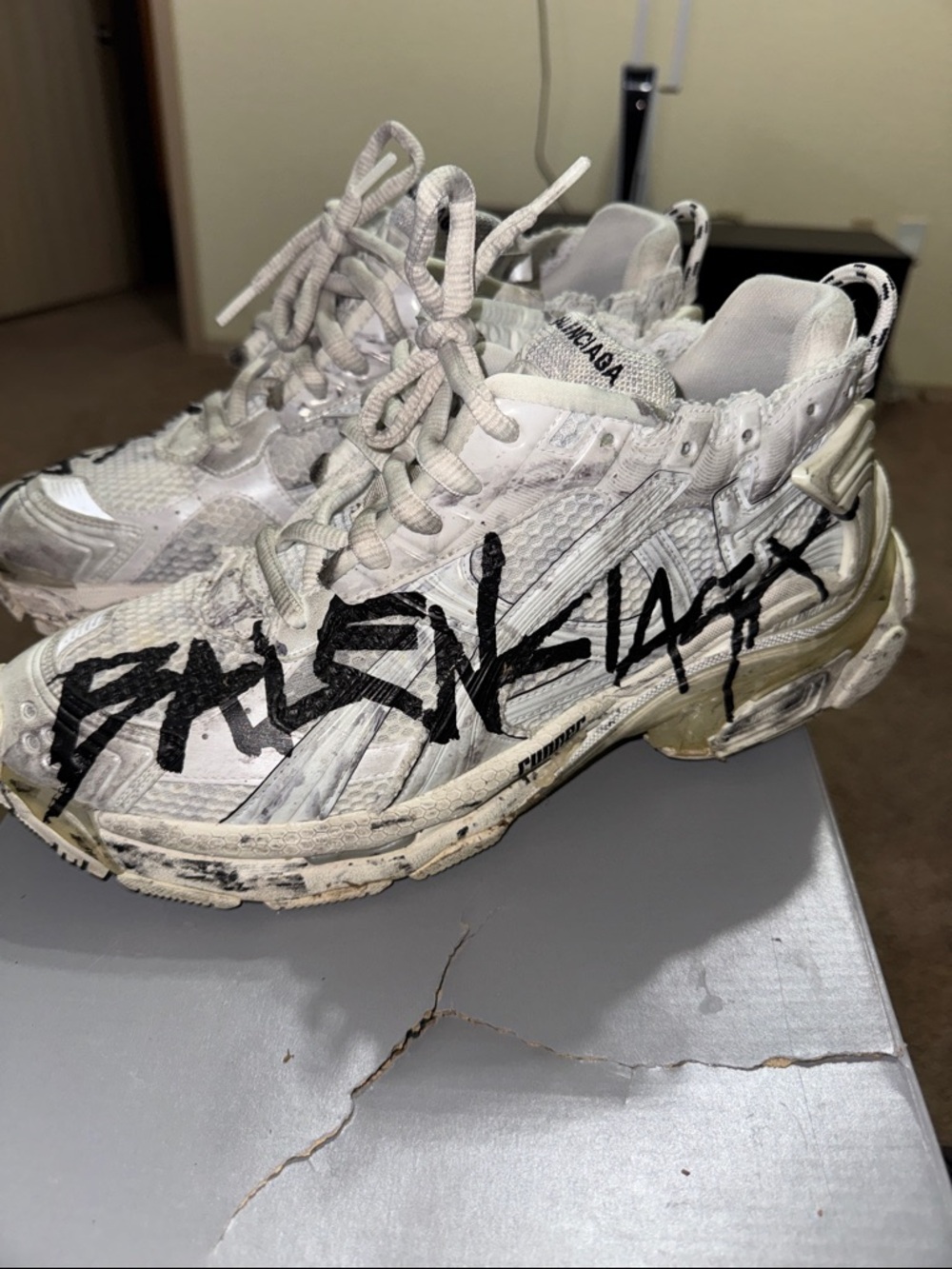 Balenciaga White Sneakers with Black Graffiti Accents - Picture 2 of 4
